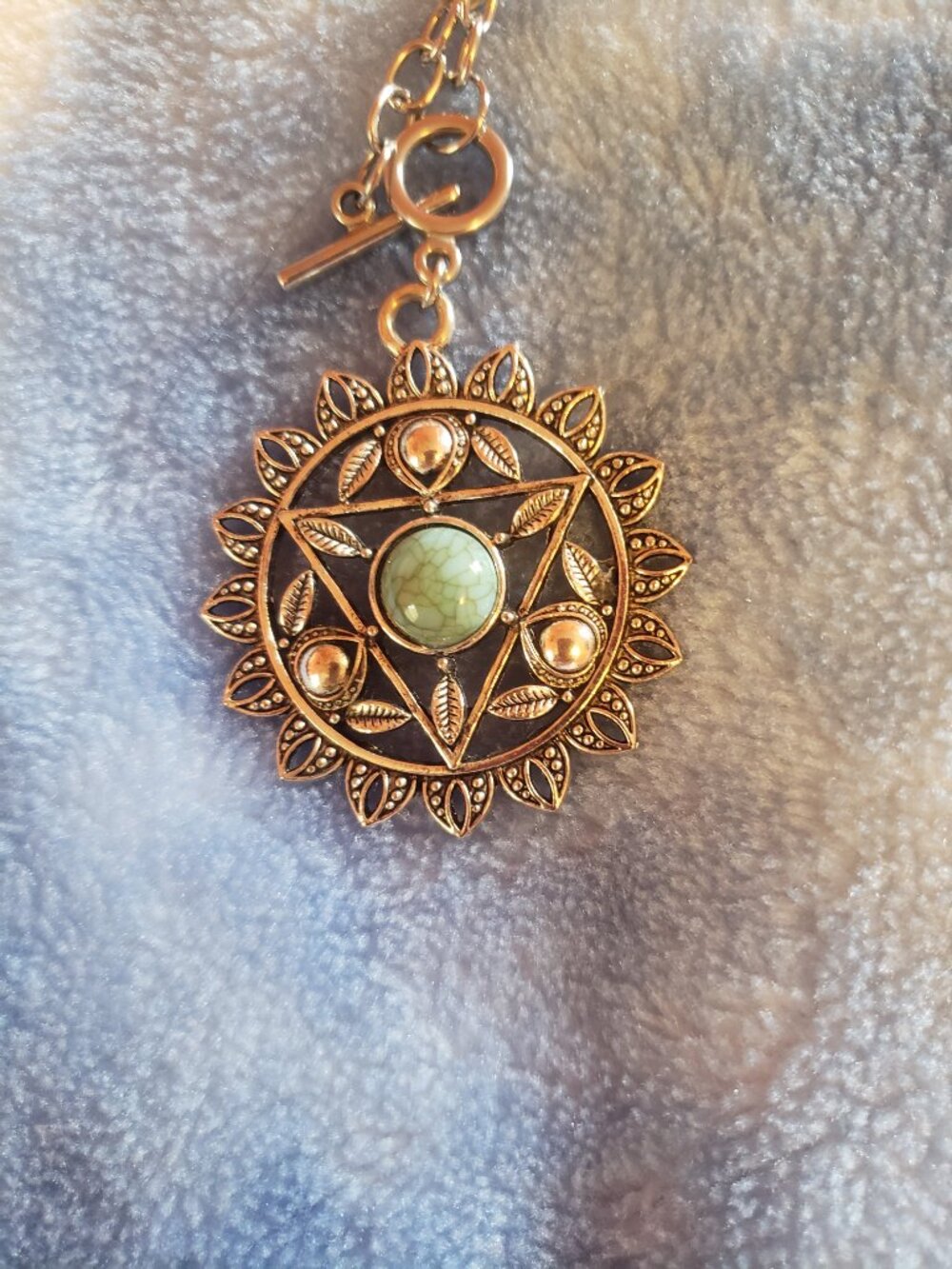 Medallion Pendant Necklace six star Motiff.